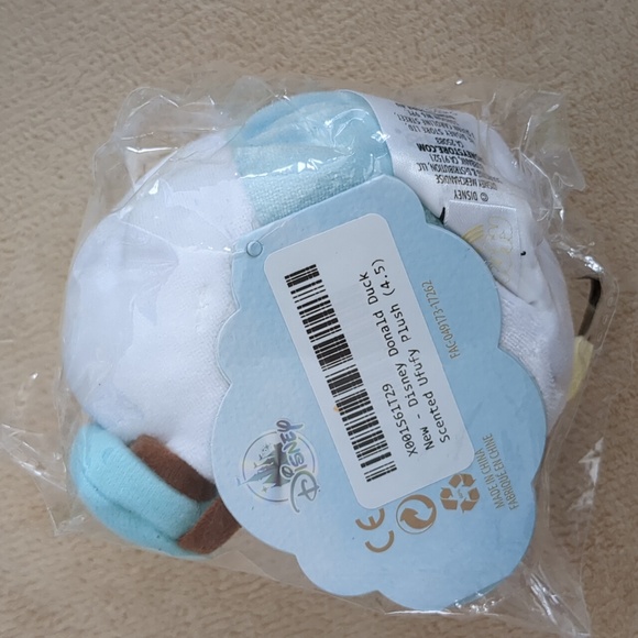 Donald Duck Ufufy Apple Blossom Scented Plush - Picture 2 of 4